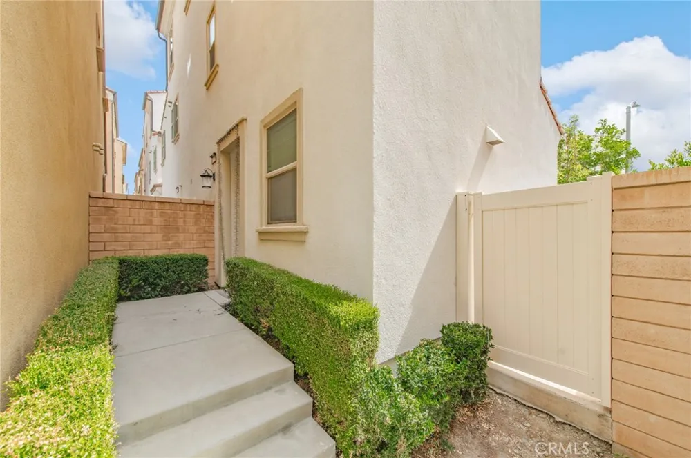 2205 Strawberry Court Upland, CA 91786
