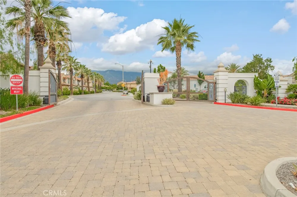 2205 Strawberry Court Upland, CA 91786