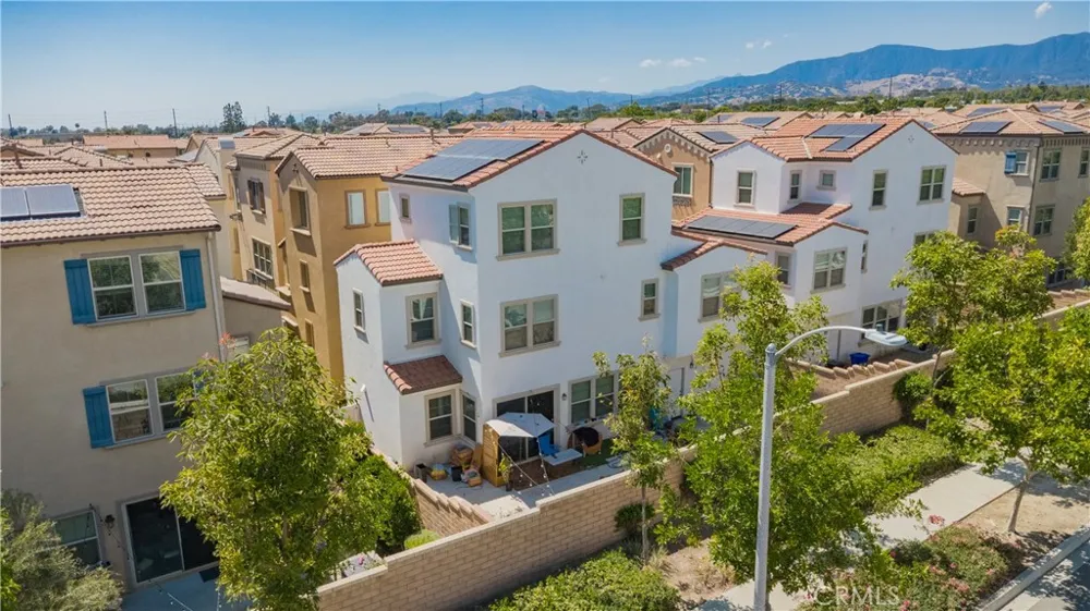 2205 Strawberry Court Upland, CA 91786