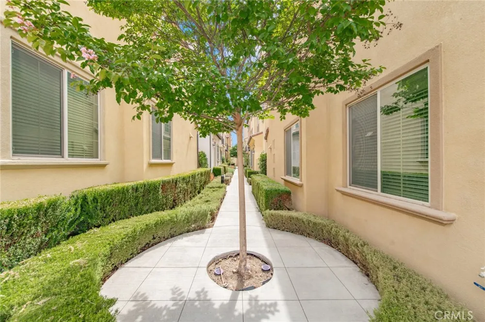 2205 Strawberry Court Upland, CA 91786