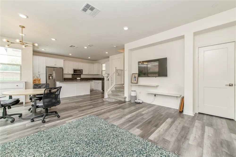 2205 Strawberry Court Upland, CA 91786