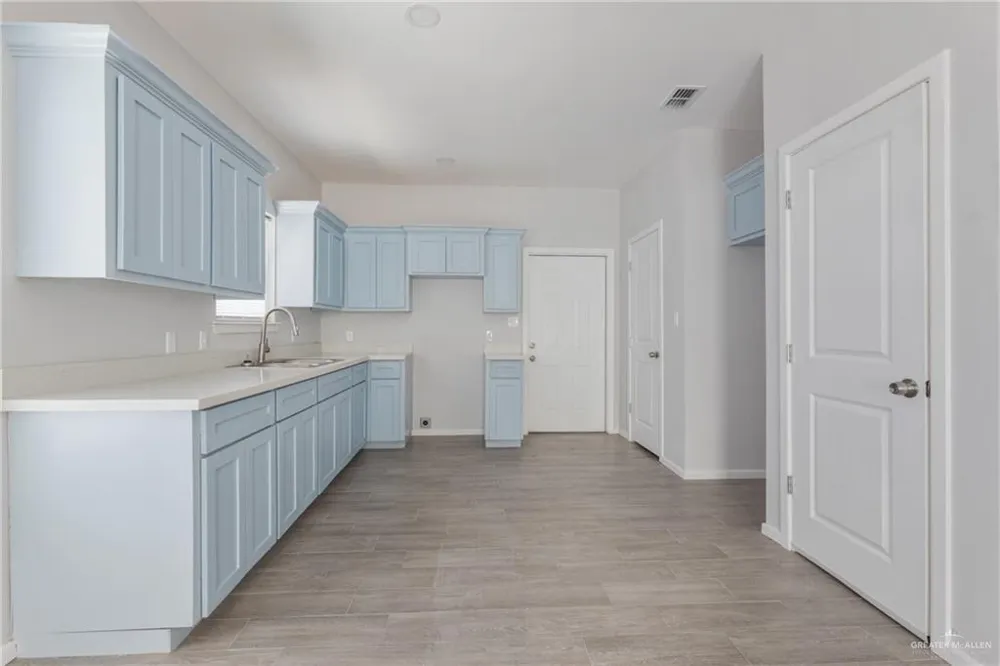 340 Eva Street Elsa, TX 78543