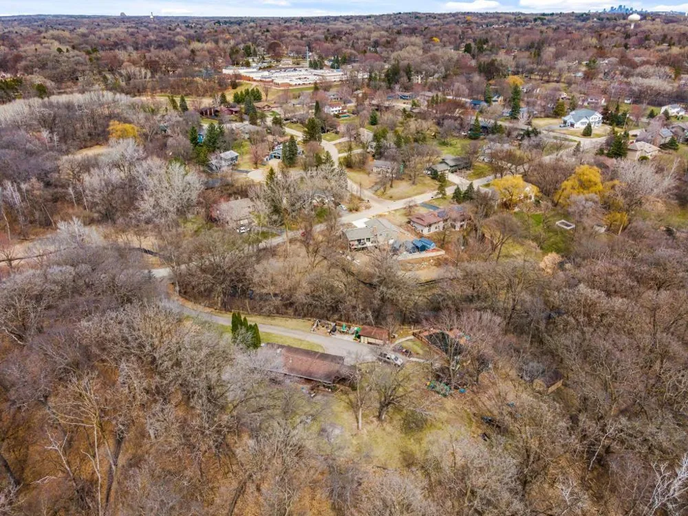 17125 Stodola Minnetonka, MN 55345