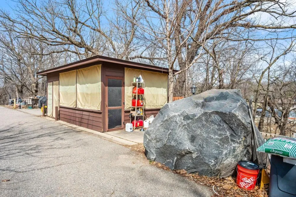 17125 Stodola Minnetonka, MN 55345