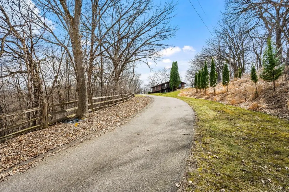 17125 Stodola Minnetonka, MN 55345
