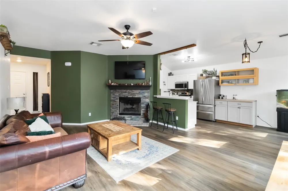 106 Shadow Wood Trail Cedar Creek, TX 78612