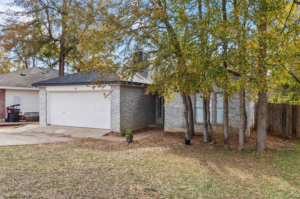 106 Shadow Wood Trail Cedar Creek, TX 78612