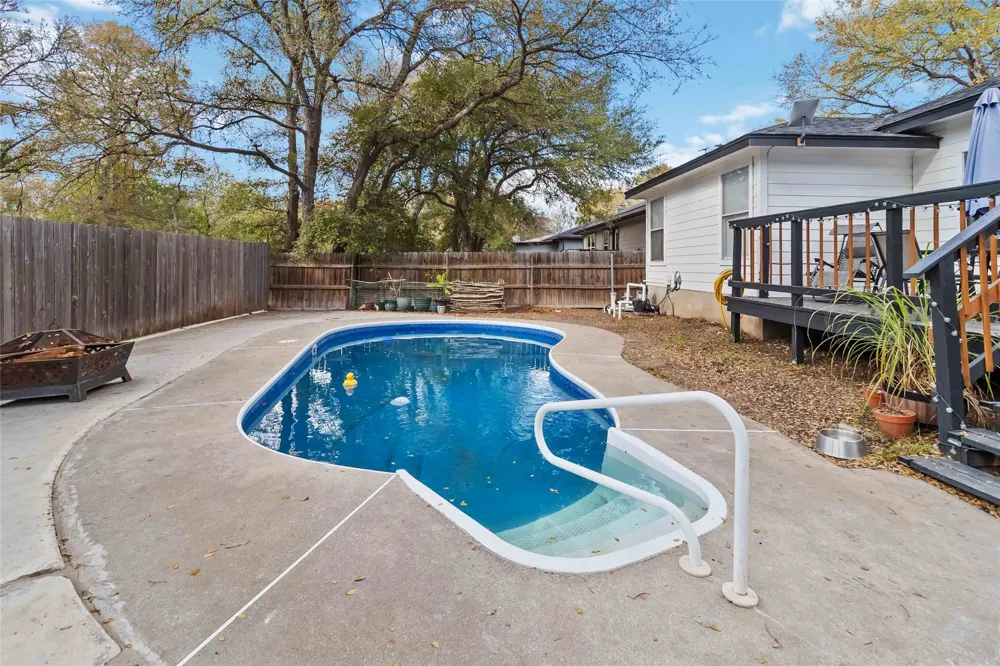106 Shadow Wood Trail Cedar Creek, TX 78612