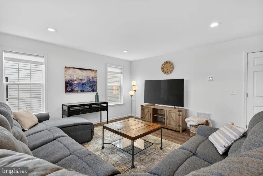 218 WRIGHT DRIVE Mechanicsburg, PA 17055