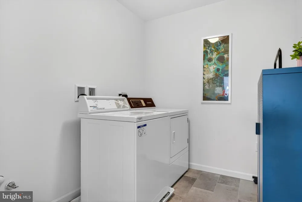 218 WRIGHT DRIVE Mechanicsburg, PA 17055