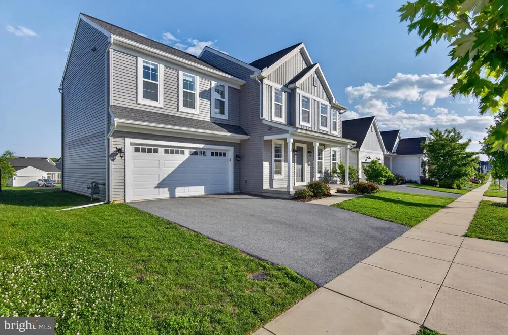 218 WRIGHT DRIVE Mechanicsburg, PA 17055
