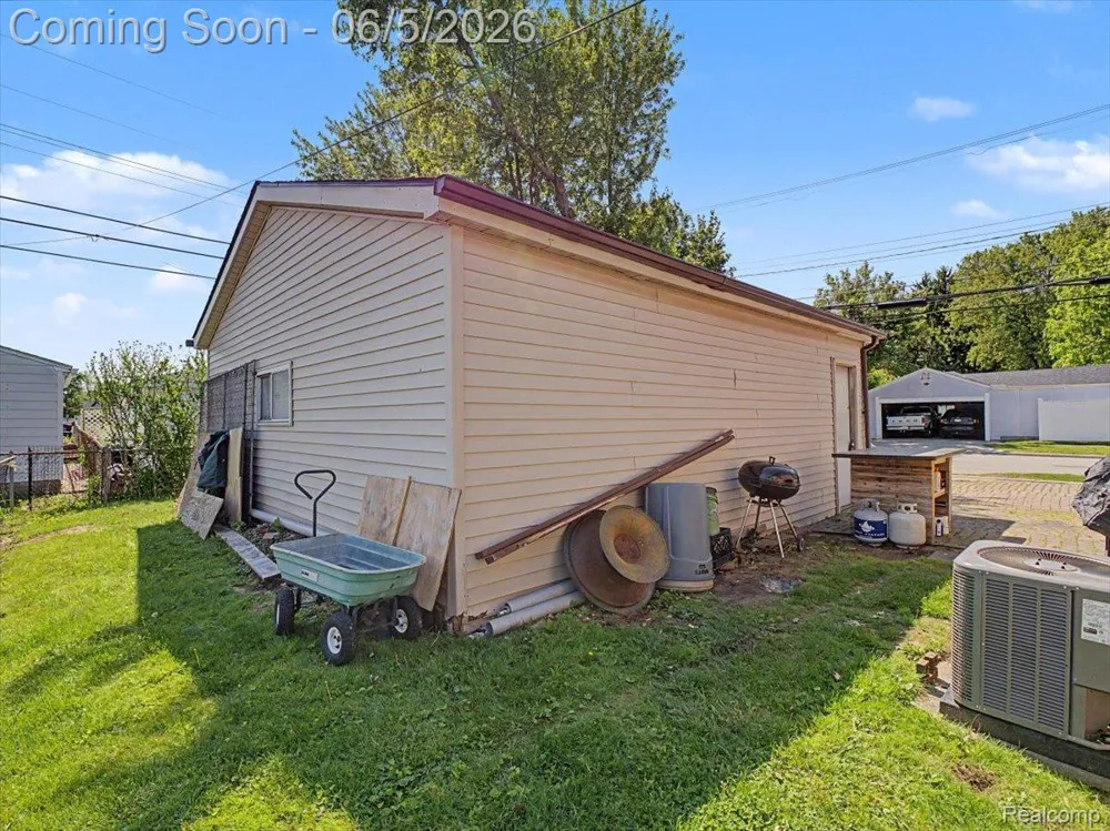 14275 Irene Street Southgate City, MI 48195