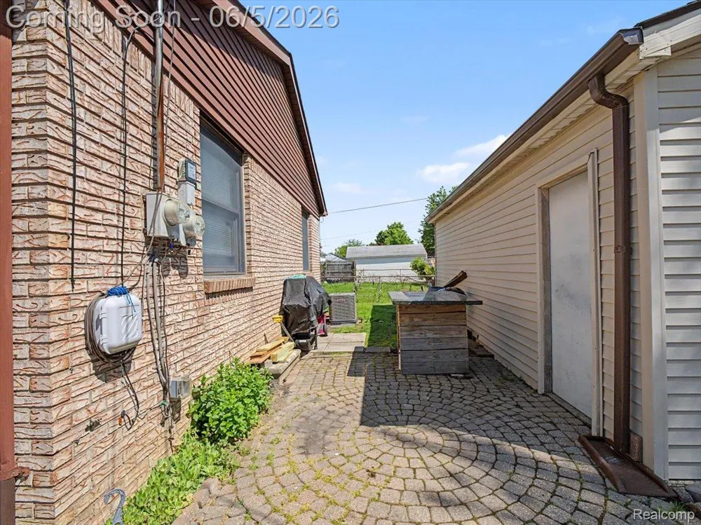 14275 Irene Street Southgate City, MI 48195