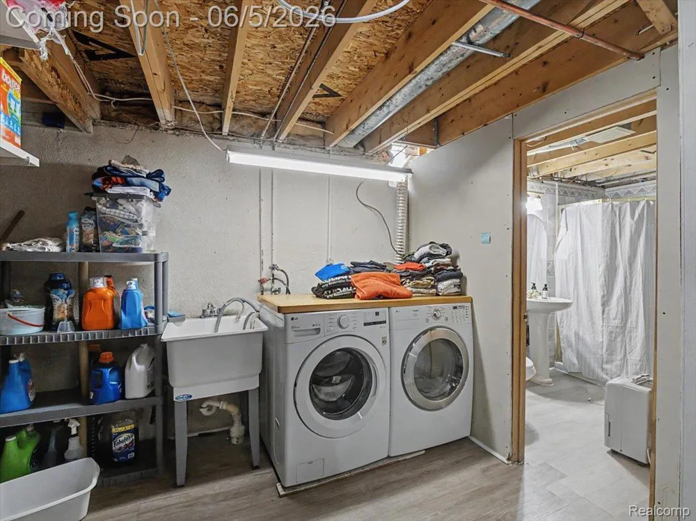 14275 Irene Street Southgate City, MI 48195