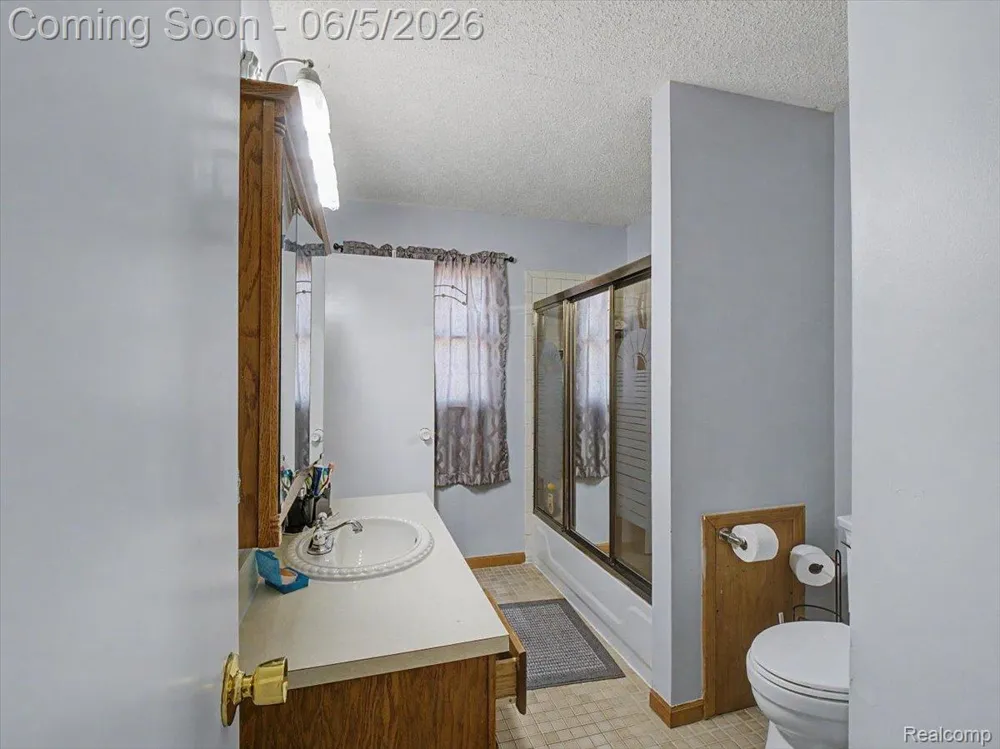14275 Irene Street Southgate City, MI 48195