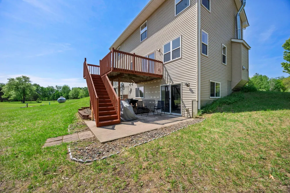 29977 Crocus Street NW Isanti, MN 55040