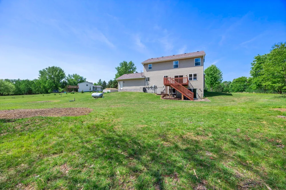 29977 Crocus Street NW Isanti, MN 55040