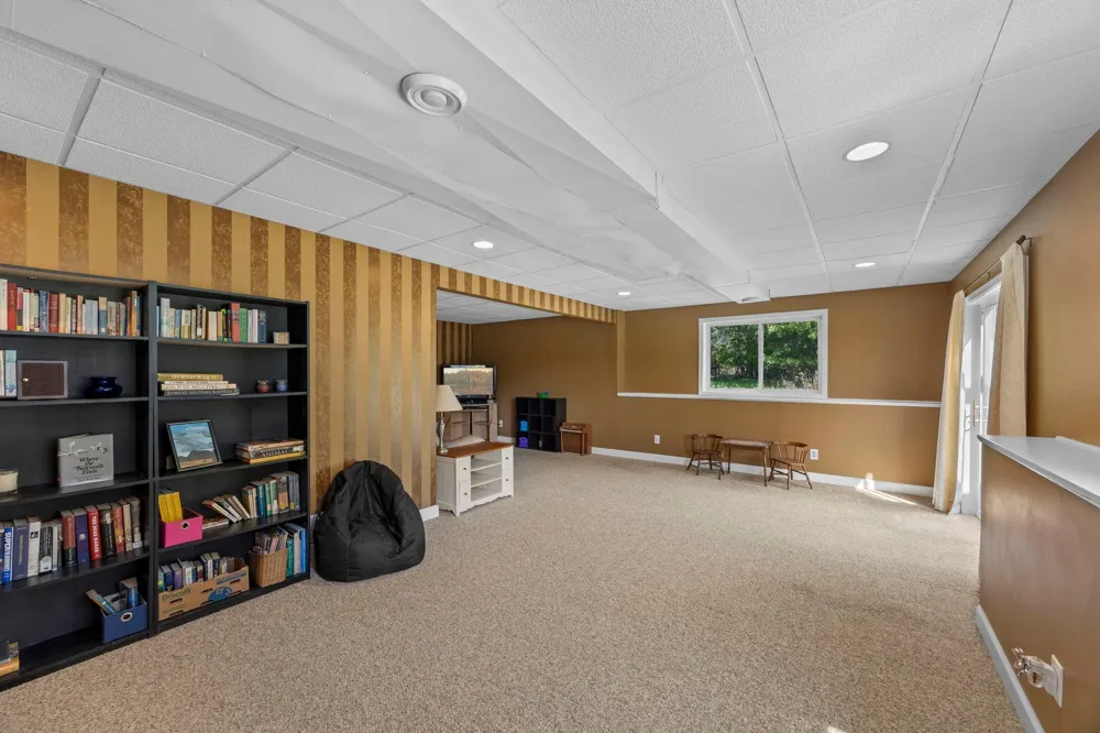 29977 Crocus Street NW Isanti, MN 55040