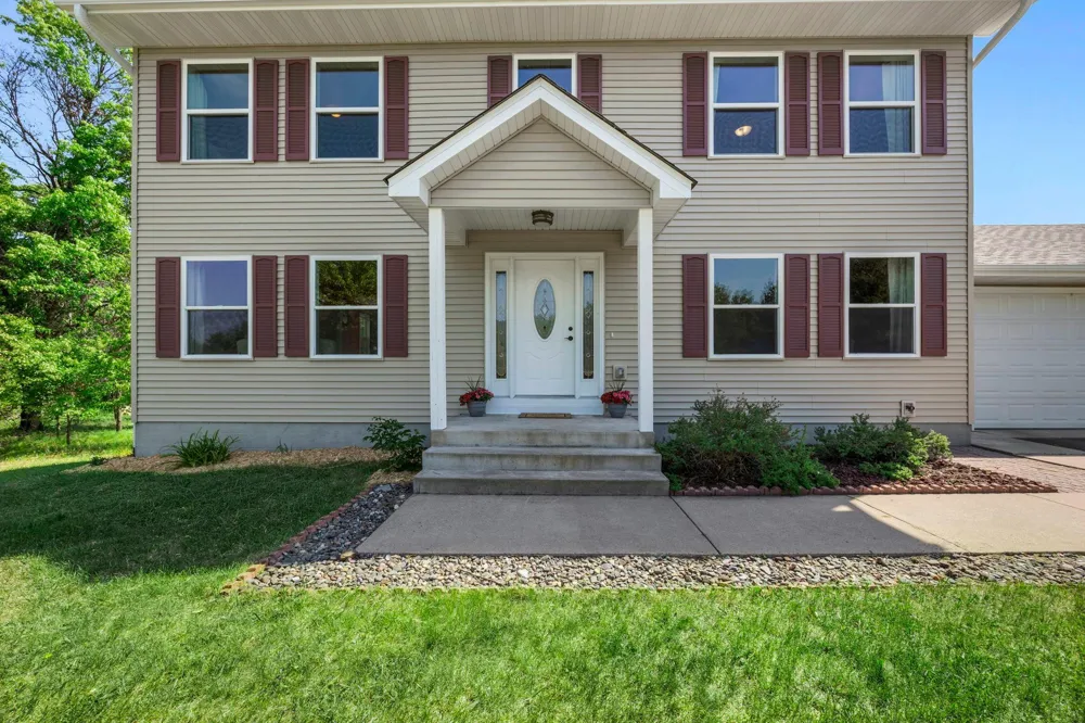 29977 Crocus Street NW Isanti, MN 55040