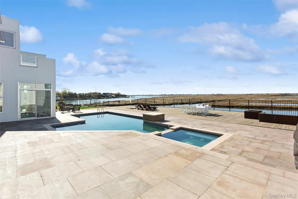 50 Heron Drive Hewlett Bay Park, NY 11557