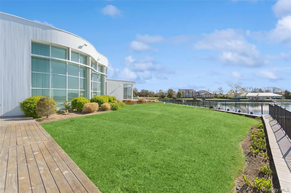50 Heron Drive Hewlett Bay Park, NY 11557