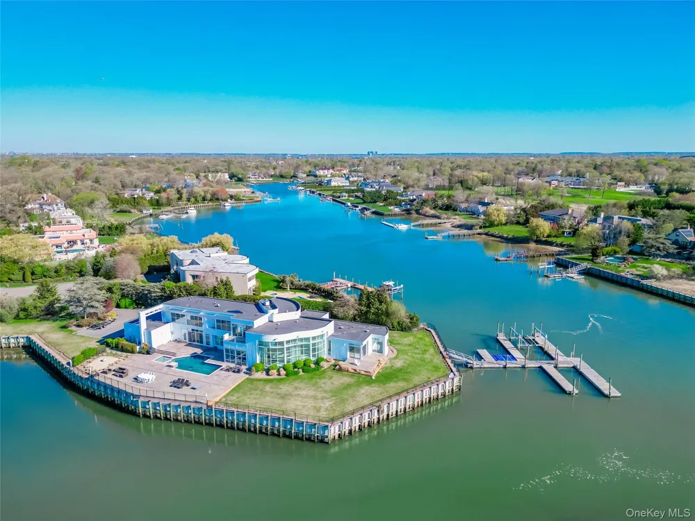 50 Heron Drive Hewlett Bay Park, NY 11557