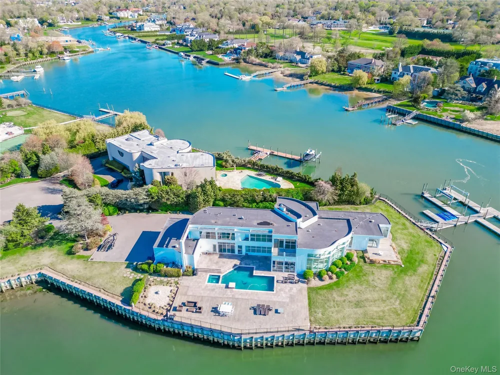 50 Heron Drive Hewlett Bay Park, NY 11557