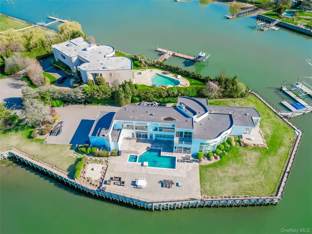 50 Heron Drive Hewlett Bay Park, NY 11557