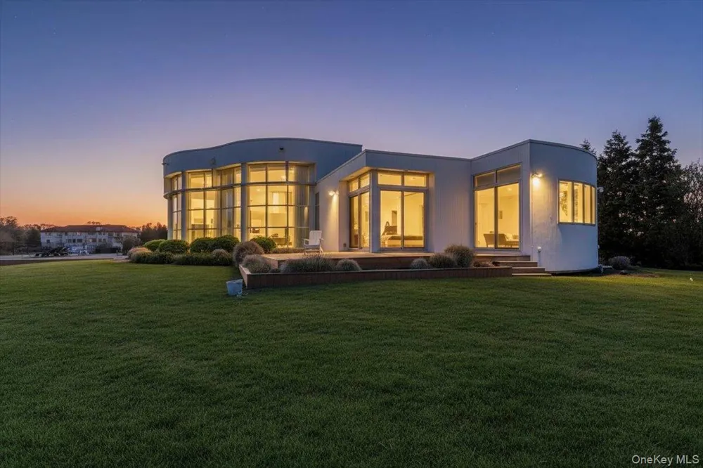 50 Heron Drive Hewlett Bay Park, NY 11557