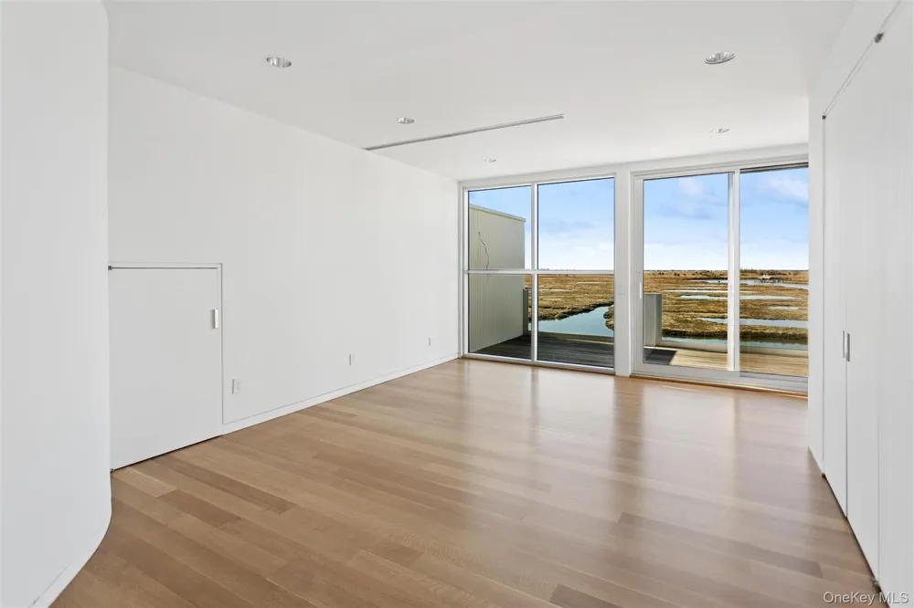 50 Heron Drive Hewlett Bay Park, NY 11557