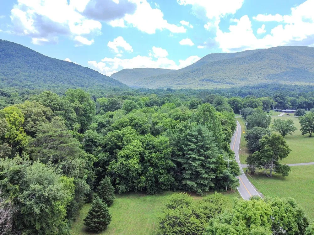 275 Spring Creek Road Delano, TN 37325