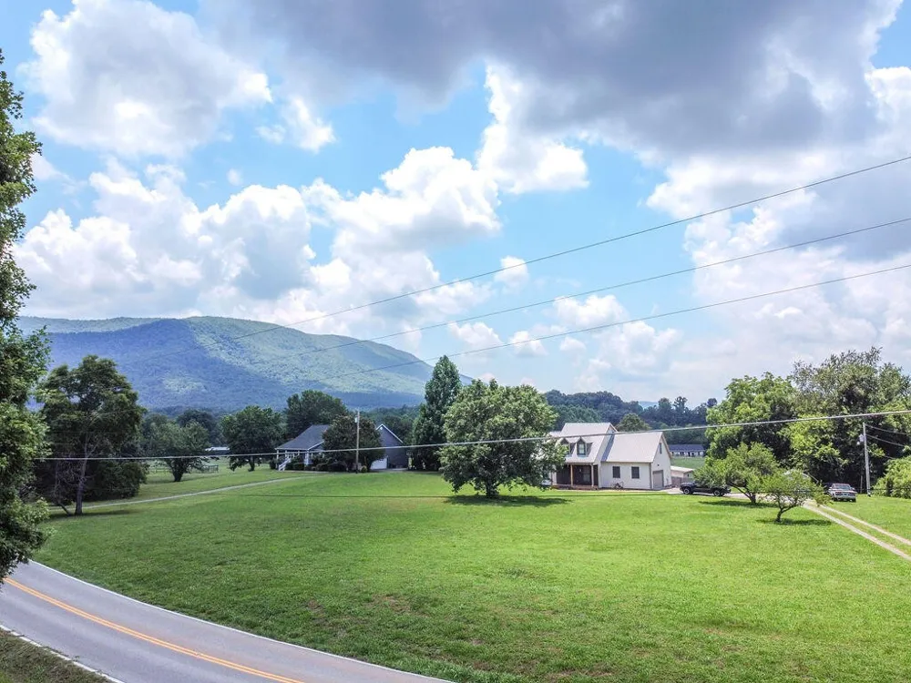 275 Spring Creek Road Delano, TN 37325