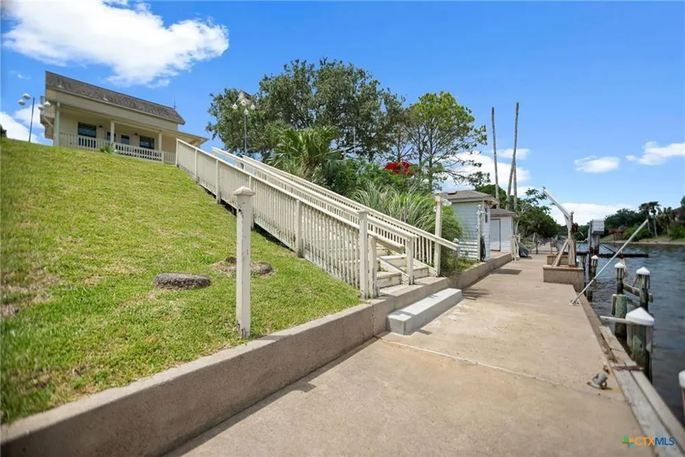 117 E Harbor Drive Port Lavaca, TX 77979