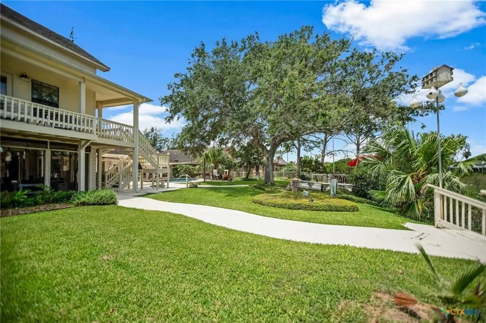 117 E Harbor Drive Port Lavaca, TX 77979