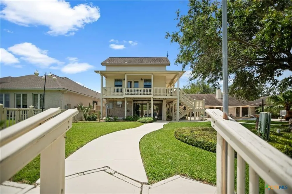 117 E Harbor Drive Port Lavaca, TX 77979