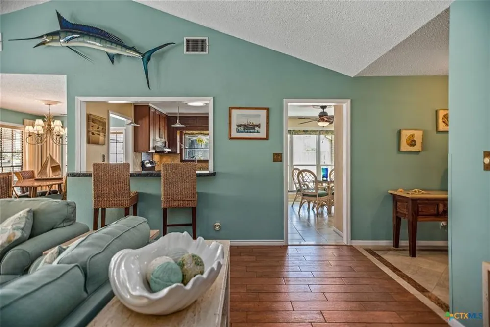 117 E Harbor Drive Port Lavaca, TX 77979