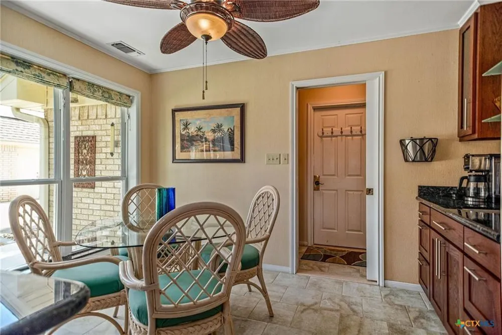 117 E Harbor Drive Port Lavaca, TX 77979