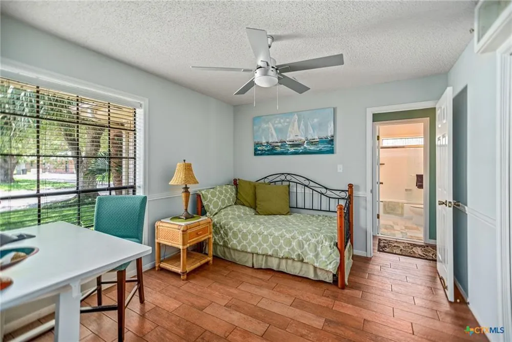117 E Harbor Drive Port Lavaca, TX 77979