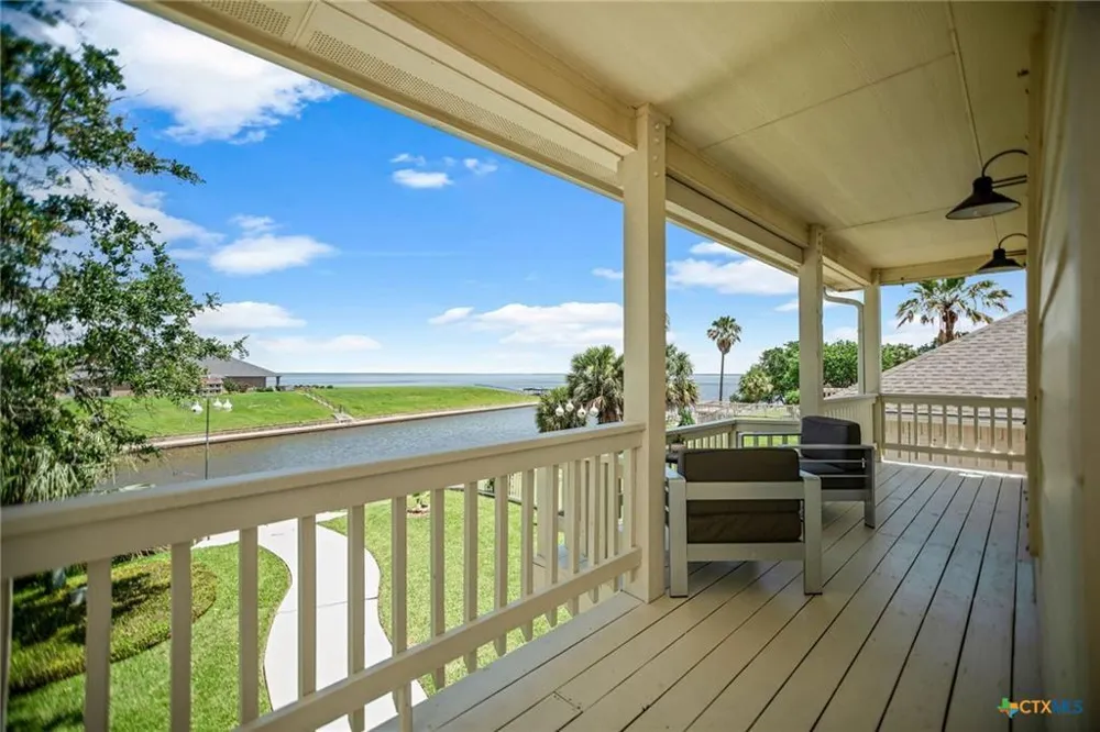 117 E Harbor Drive Port Lavaca, TX 77979