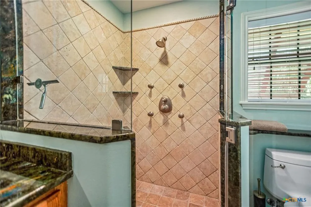 117 E Harbor Drive Port Lavaca, TX 77979