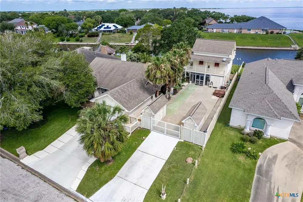 117 E Harbor Drive Port Lavaca, TX 77979