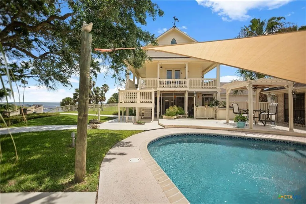 117 E Harbor Drive Port Lavaca, TX 77979