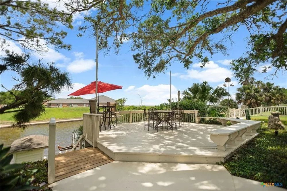 117 E Harbor Drive Port Lavaca, TX 77979