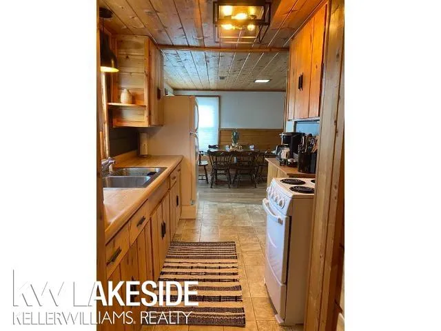105 Wells Street Roscommon Township, MI 48630