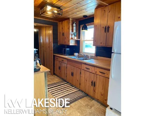 105 Wells Street Roscommon Township, MI 48630
