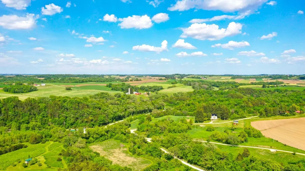 22966 Grosbeak Road Lanesboro, MN 55949