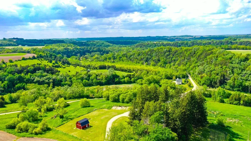 22966 Grosbeak Road Lanesboro, MN 55949