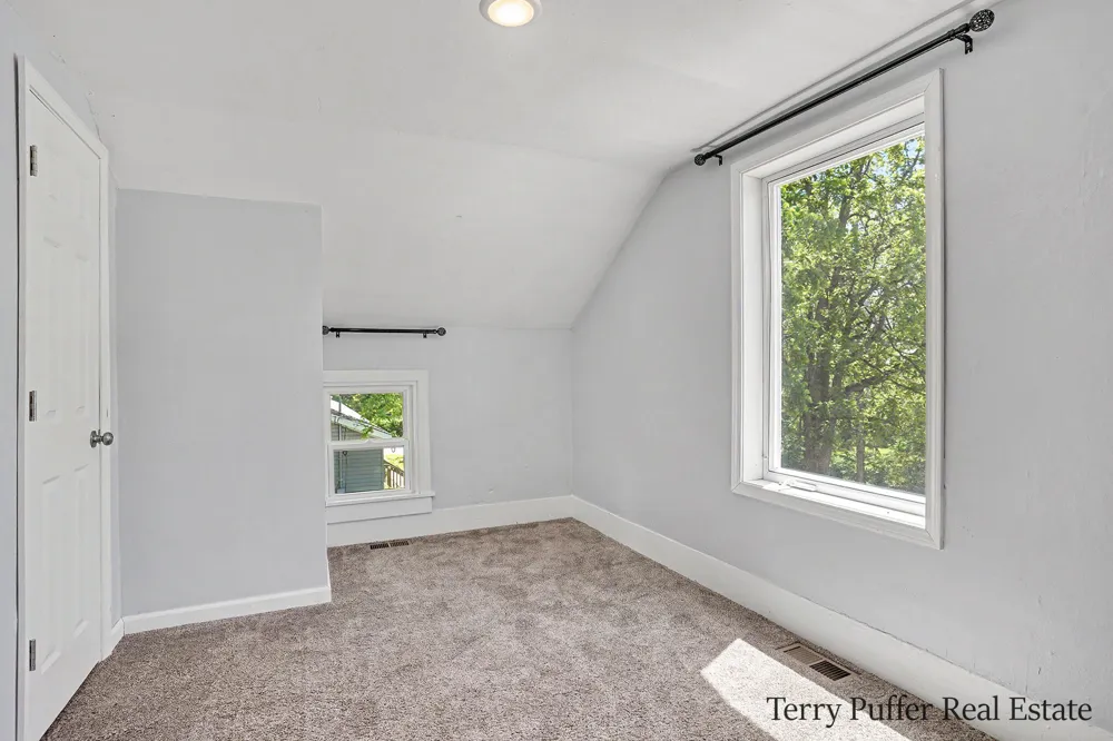 416 Pine Street Fruitport, MI 49415