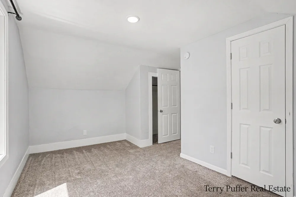 416 Pine Street Fruitport, MI 49415