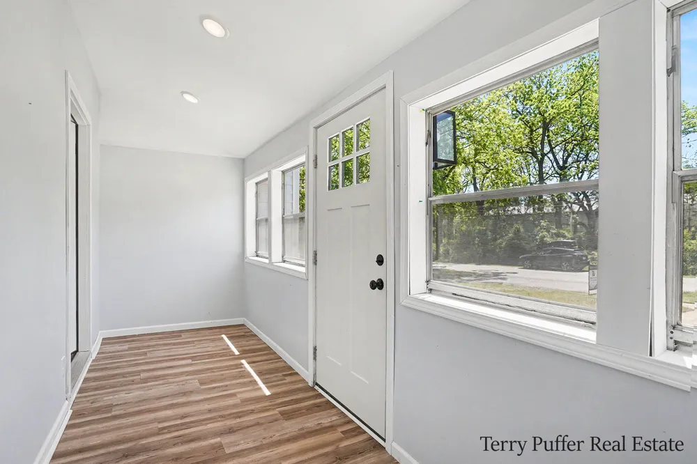 416 Pine Street Fruitport, MI 49415